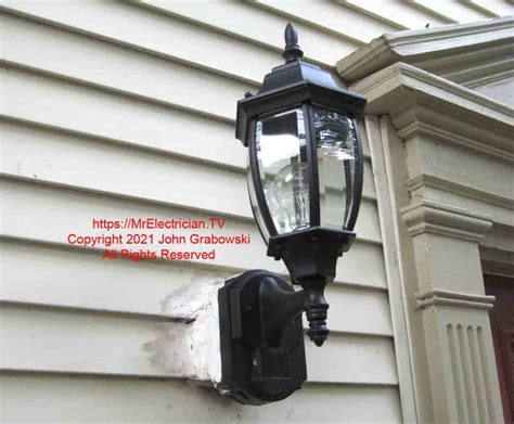 outside light fixture outlet box